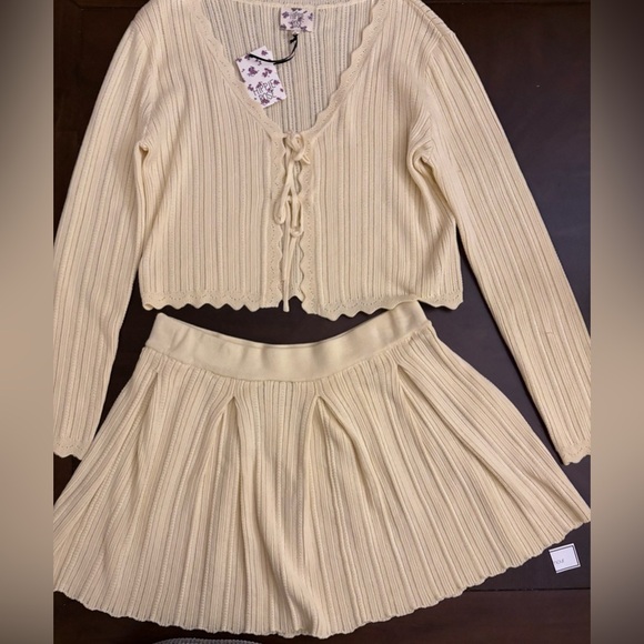 Hippie Rose Ribbed Knit  Skirt Set(P2P 23” L 19” )(W 32” L 16”) - Picture 1 of 5